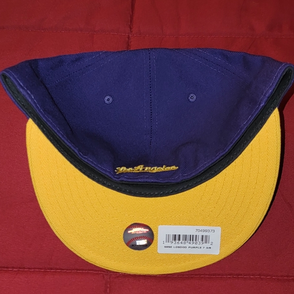 59-50 Fitted LA LAKERS HAT - Picture 3 of 3